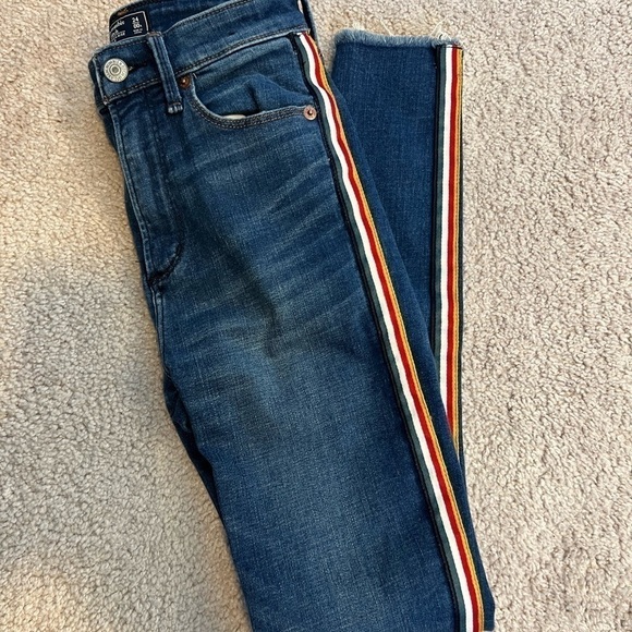 Abercrombie & Fitch Women’s “Simone High Rise” Striped Jeans Size 00 - Picture 1 of 11